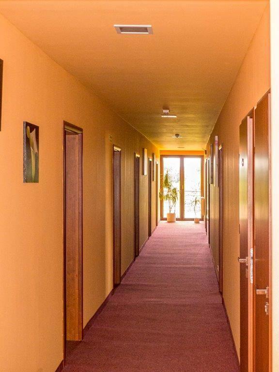 Hotel Paola Кутно Экстерьер фото
