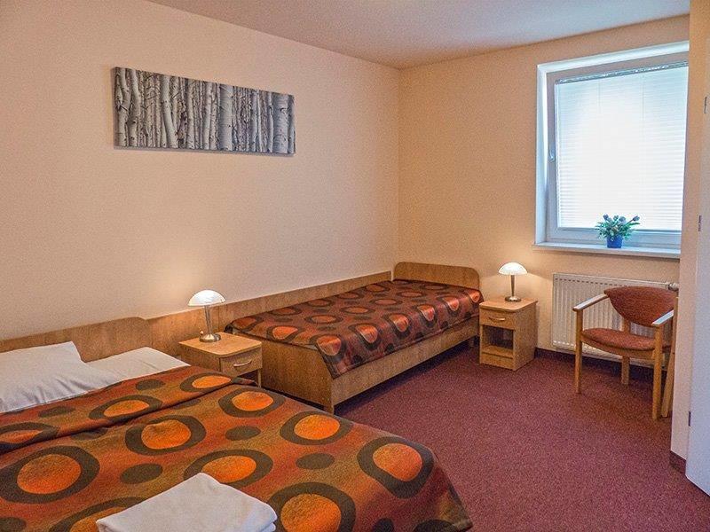Hotel Paola Кутно Экстерьер фото
