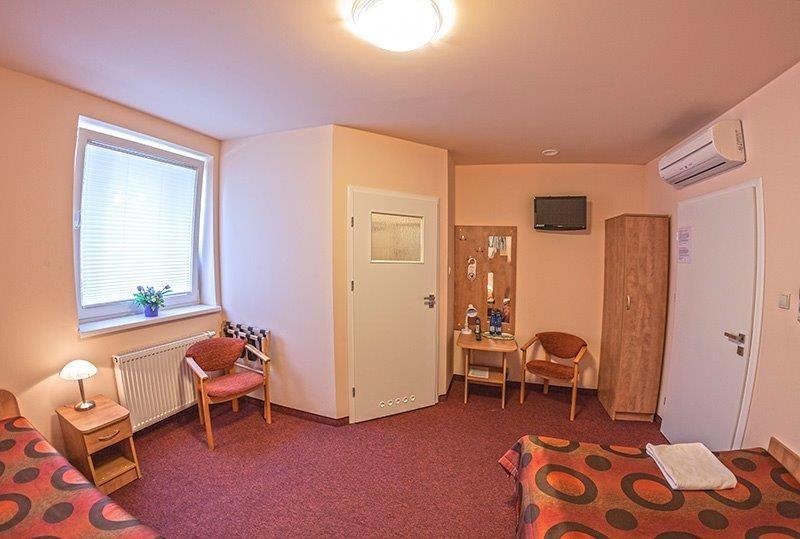 Hotel Paola Кутно Экстерьер фото