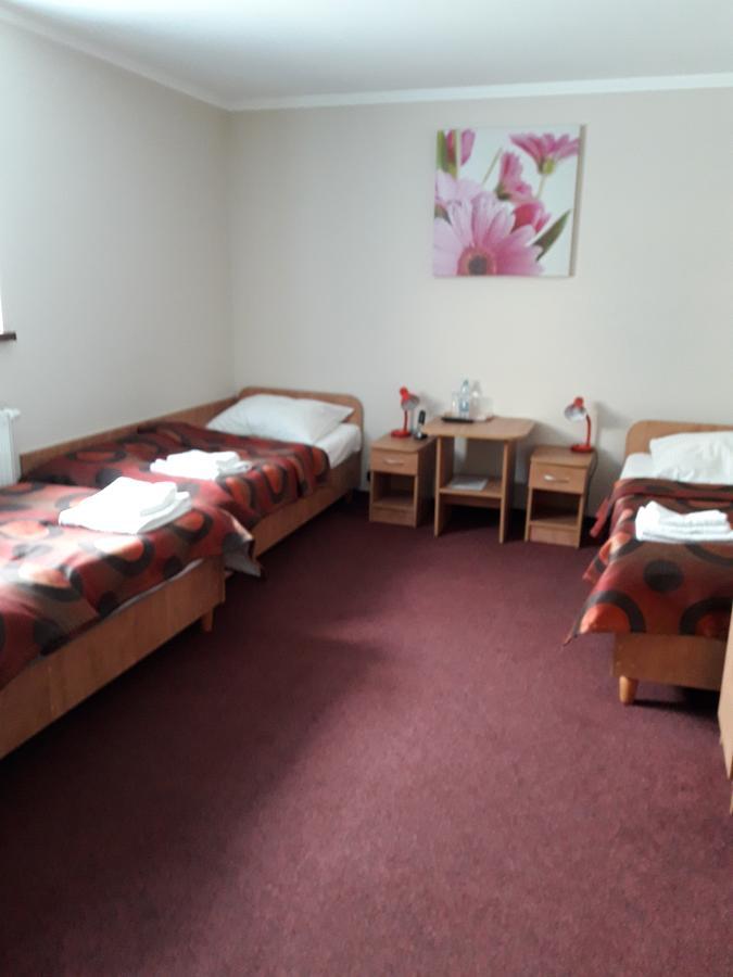 Hotel Paola Кутно Экстерьер фото