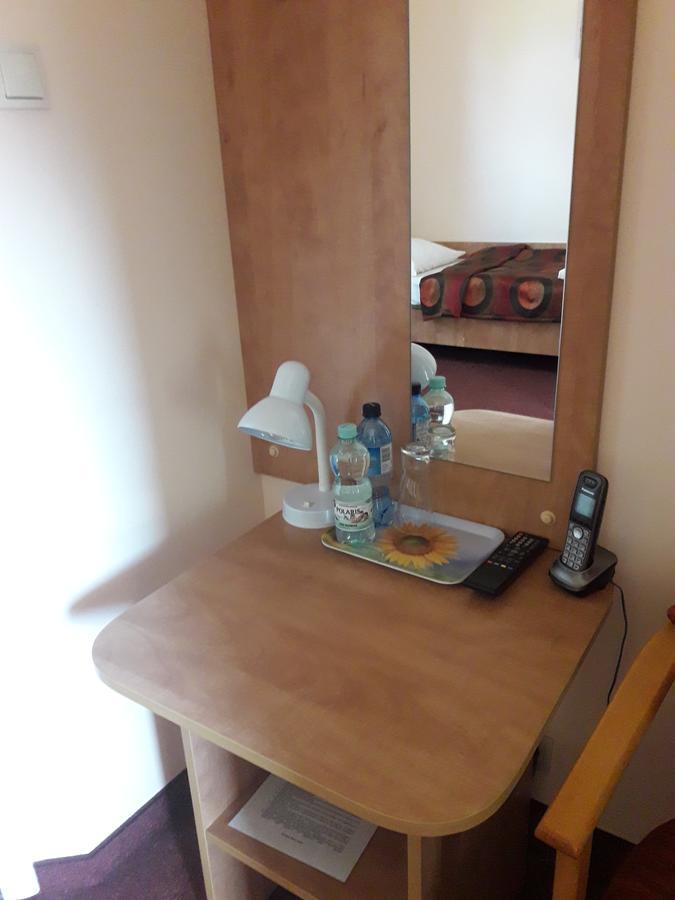 Hotel Paola Кутно Экстерьер фото